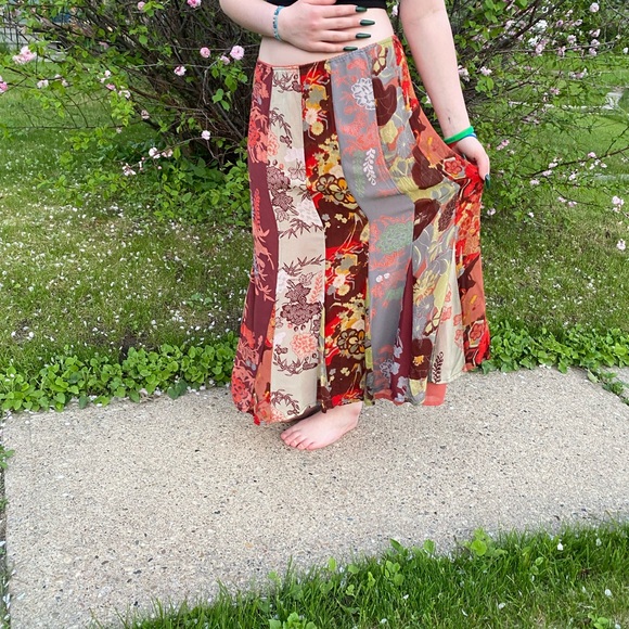 ATTITUDE MAXI SKIRT - Picture 3 of 5